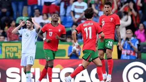 费迪南德揭秘：谢什科的球场魅力，进球只是他璀璨星空中的一颗！