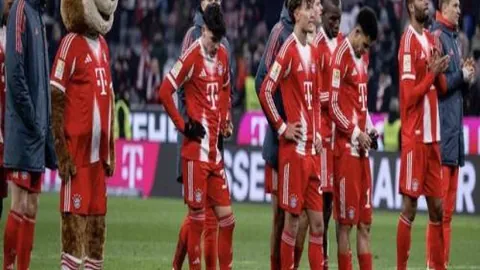 德约战纳豆引粉丝热议，斯瓦意外褒赞菲妹，泥地赛事首用电子线审系统